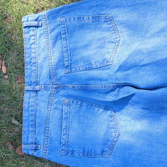 Muselooks size 11 women's jeans with a paint stains - Picture 4 of 5